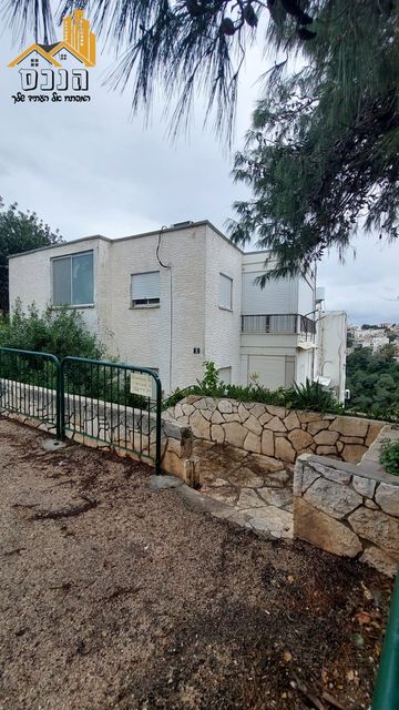 רענן 9, כרמל ותיק, חיפה