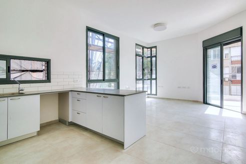 חברון 9, רמת גן