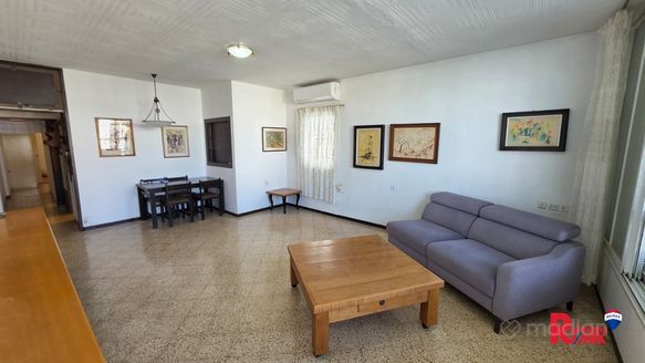 ז'בוטינסקי 16, חולון