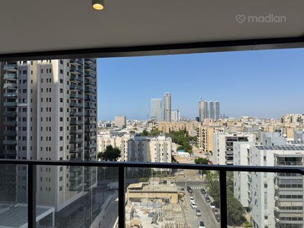השבטים 12, בת ים