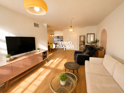 זלמן שניאור 30, הרצליה