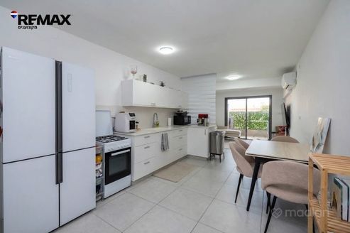 אליהו חכים 4, זכרון יעקב