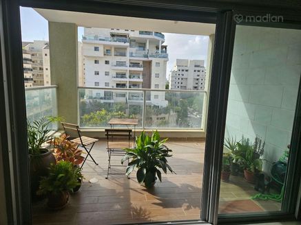 שינפיין 8, כפר סבא