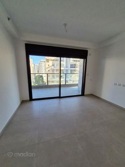 ז'בוטינסקי 71, טירת הכרמל