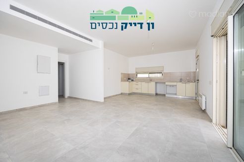 יעקב נאמן 18, ירושלים