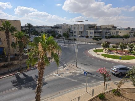 פרי מגדים 128, אופקים