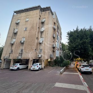 הכרמל 86, כפר סבא