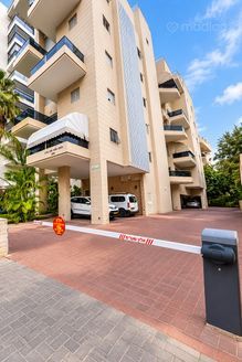 בר אילן 3, בת ים