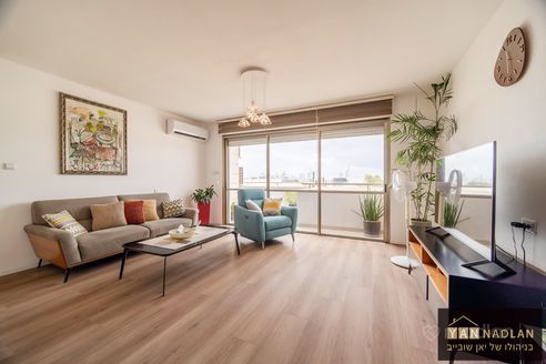 זכרון יעקב 40, פתח תקווה