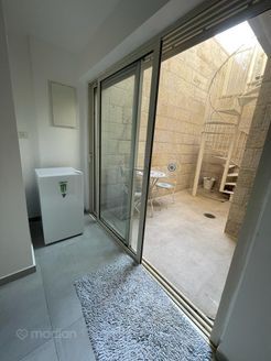 זהבית 3, מבשרת ציון