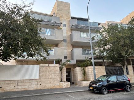 הלוח העברי 13, מודיעין מכבים רעות