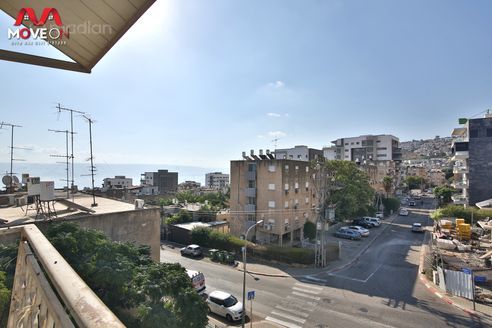 דוד המלך 4, טבריה
