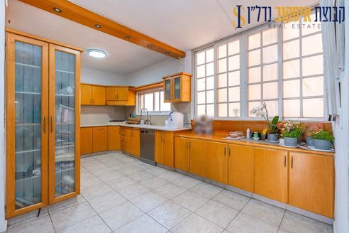 הגיבורים 55, חדרה