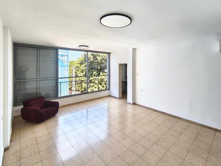 בן גוריון 50, כפר סבא