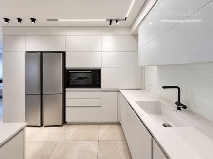 השקד 16, מבשרת ציון