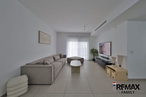 נעמי שמר 18, קרית ביאליק