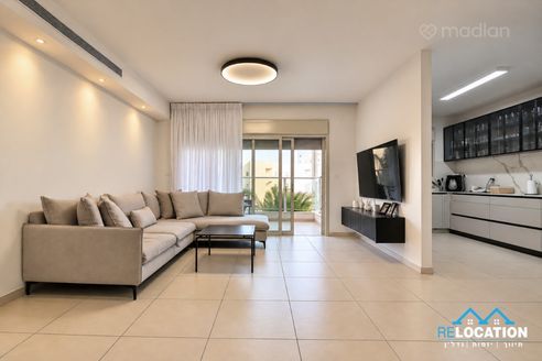 עגור 4, קרית אתא