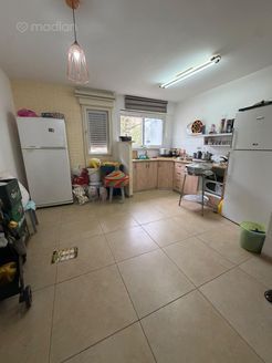 הרקפת 9, קרית מוצקין