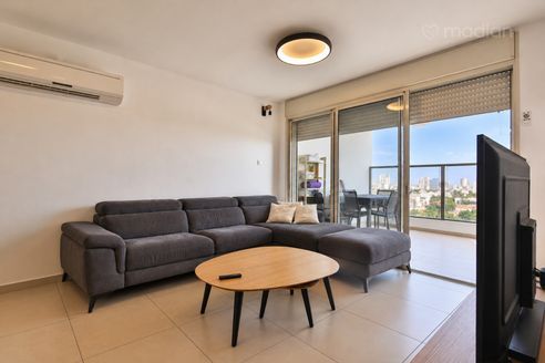 יוסף אלמוגי 7, קרית מוצקין