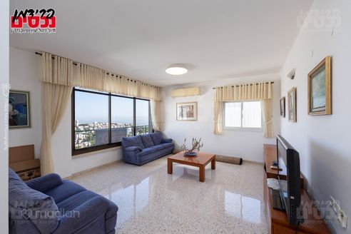 ארתור הנטקה 41, חיפה