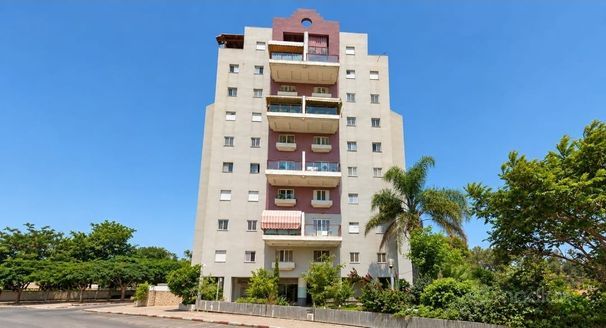 פרנק 21, חדרה