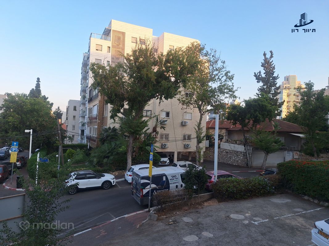 המעגל , פועלי הרכבת, גבעתיים