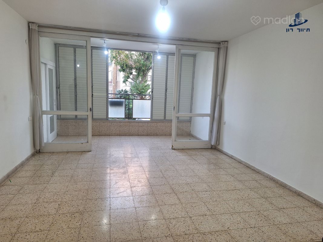 המעגל , פועלי הרכבת, גבעתיים