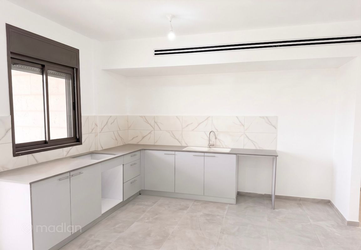 יעקב נאמן , מורדות ארנונה, ירושלים