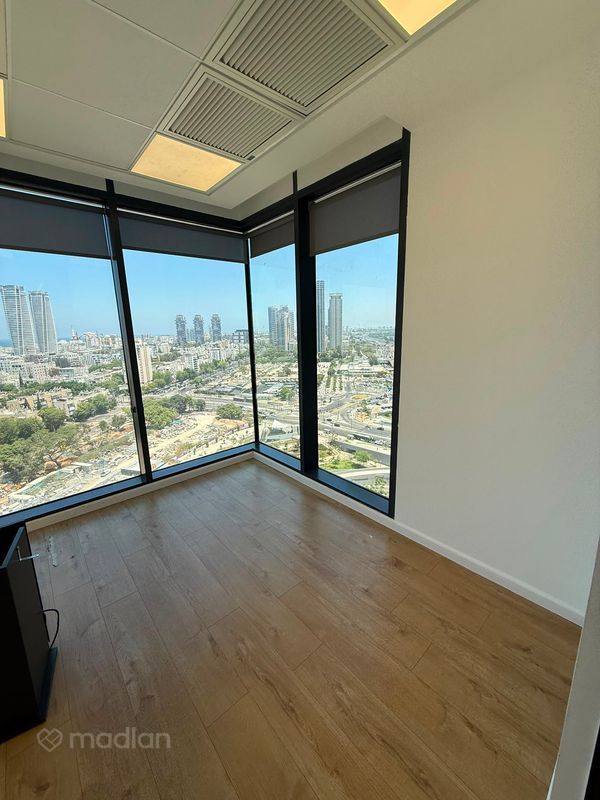 מנחם בגין , מע"ר צפוני, תל אביב יפו