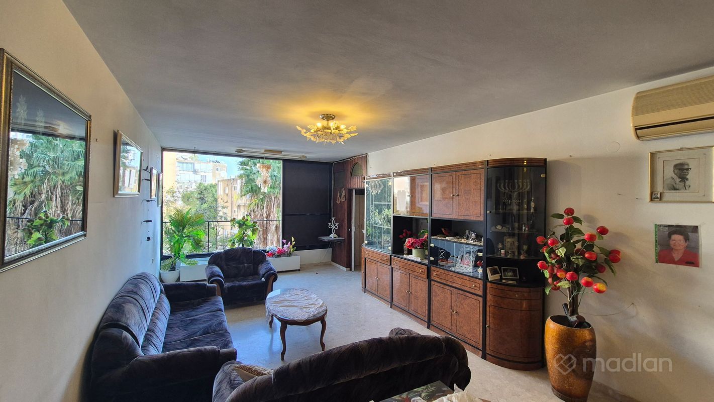 רוטשילד 77, מרכז העיר, פתח תקווה