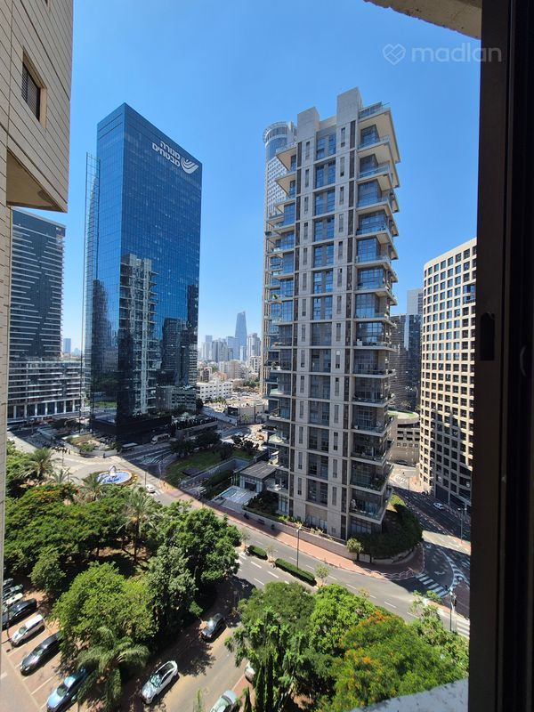 הרי הגלעד , הבורסה, רמת גן