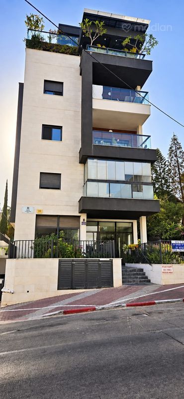 אחים טרבס 5, מרכז העיר, רחובות