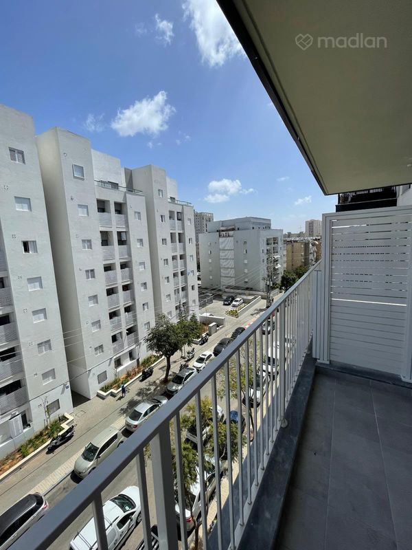 מעפילי אגוז 31, נוה חן, תל אביב יפו