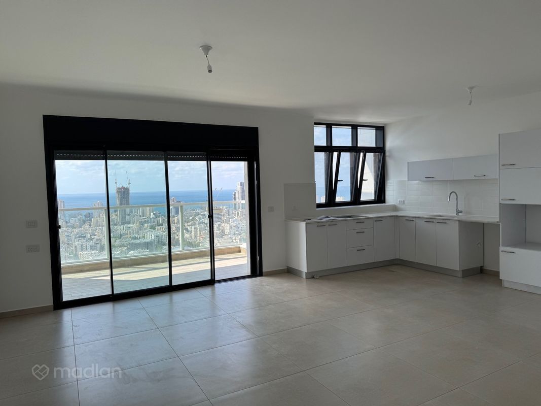 כצנלסון 45, רמת יוסף, בת ים
