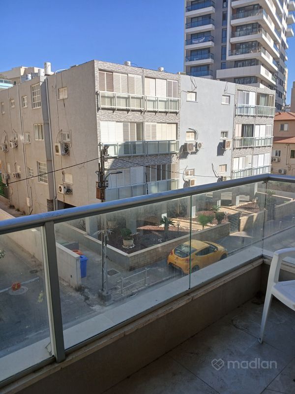 מסריק 10, צפון מערב, בת ים