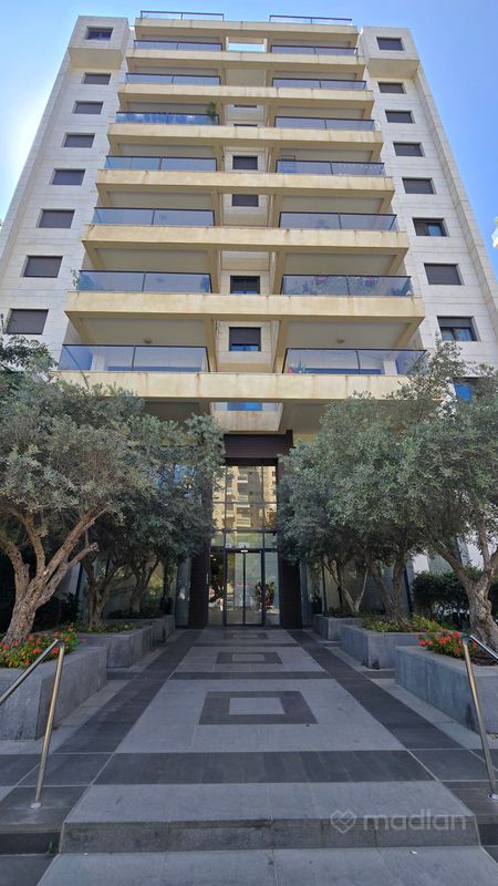 אליהו ברלין , אזורי חן, תל אביב יפו