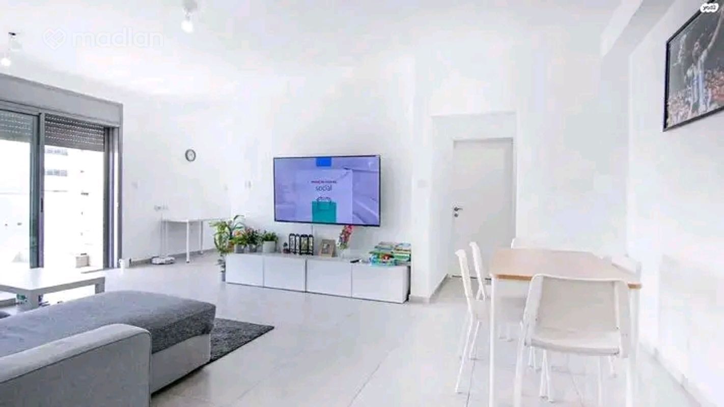 החלמונית 12, קרית ראשון, ראשון לציון