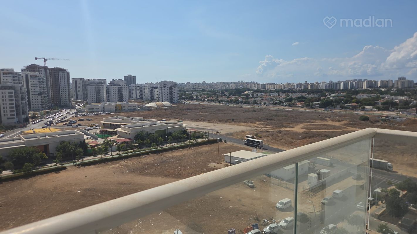 היוצרים 26, עיר היין, אשקלון