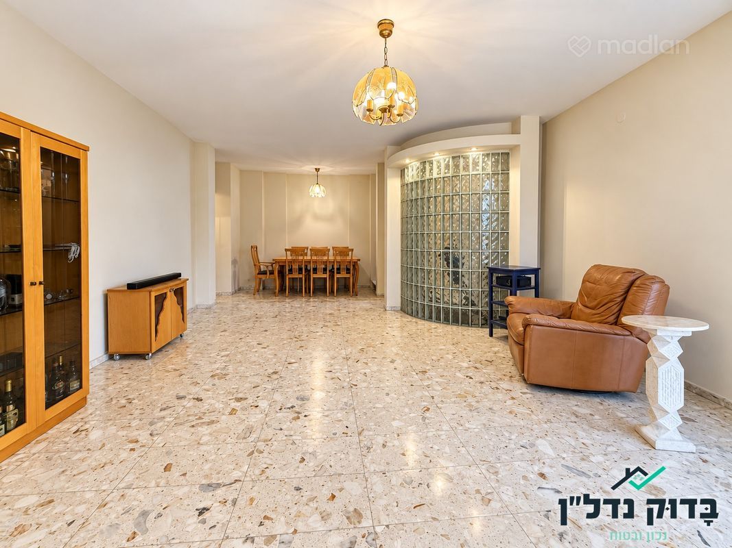 שדרות בן גוריון 30, קרית בן גוריון, חולון