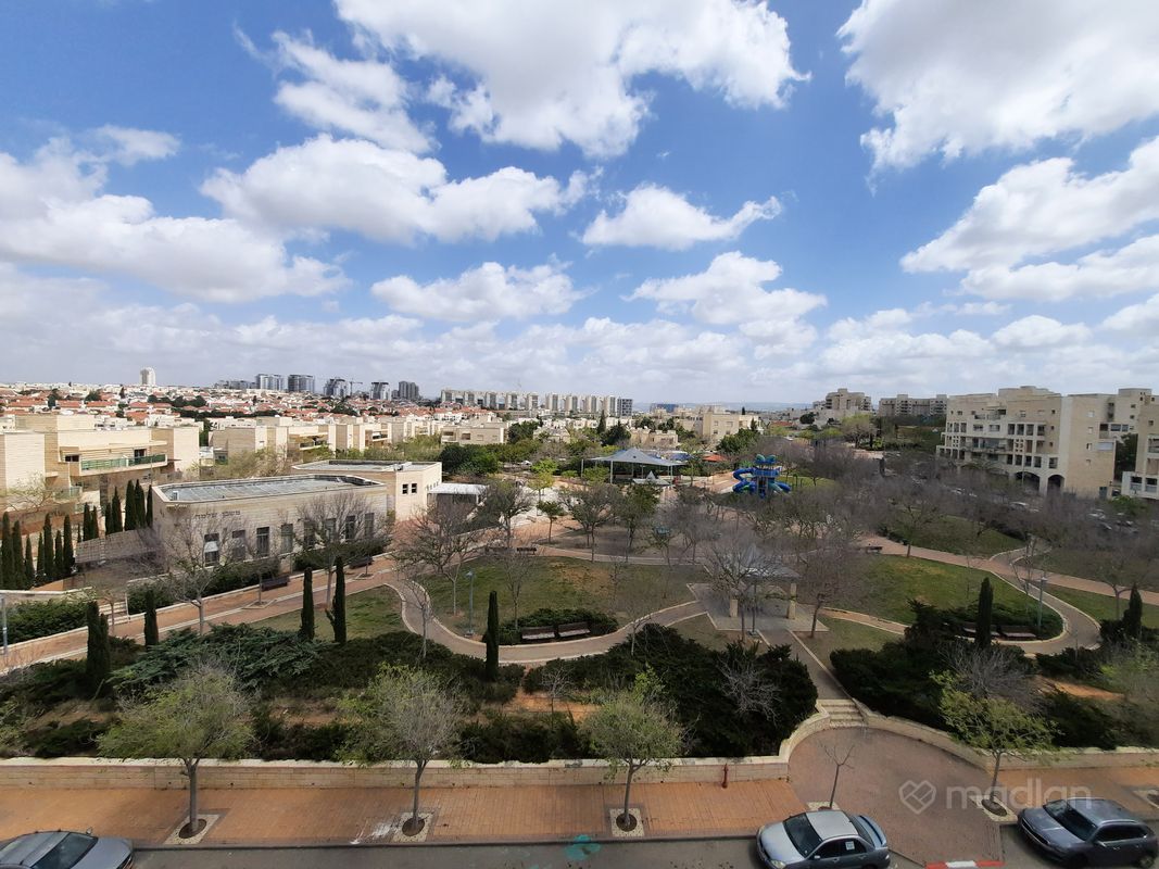 הבדולח 23, אבני חן (קייזר), מודיעין מכבים רעות