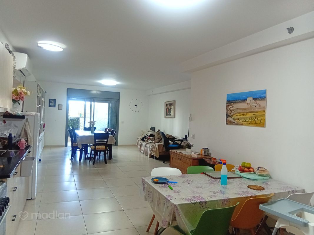 עופרה חזה 10, משכנות אומנים (כורדני), קרית מוצקין