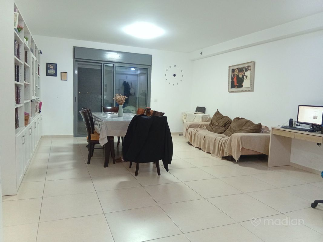 עופרה חזה 10, משכנות אומנים (כורדני), קרית מוצקין