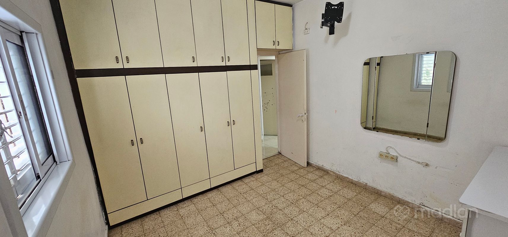 הרב עוזיאל 12, רמב"ם, ראשון לציון