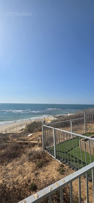 הים , צפון מערב, בת ים