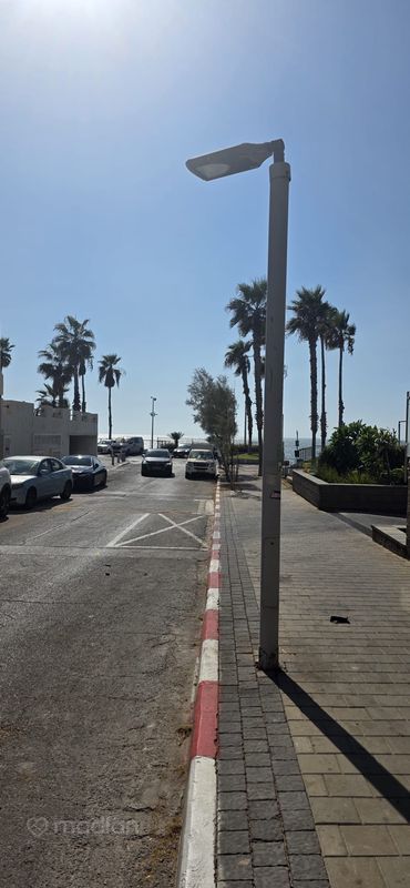 הים , צפון מערב, בת ים