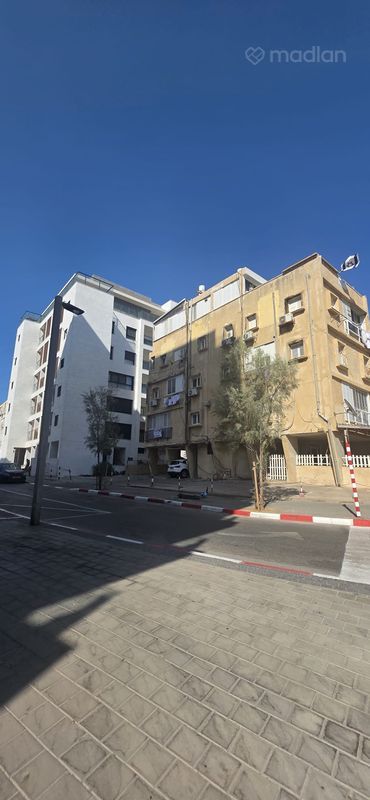 הים , צפון מערב, בת ים