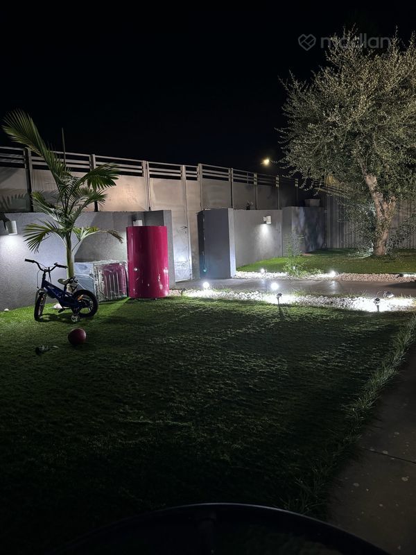 בלנקשטיין , נאות הפרחים, גן יבנה