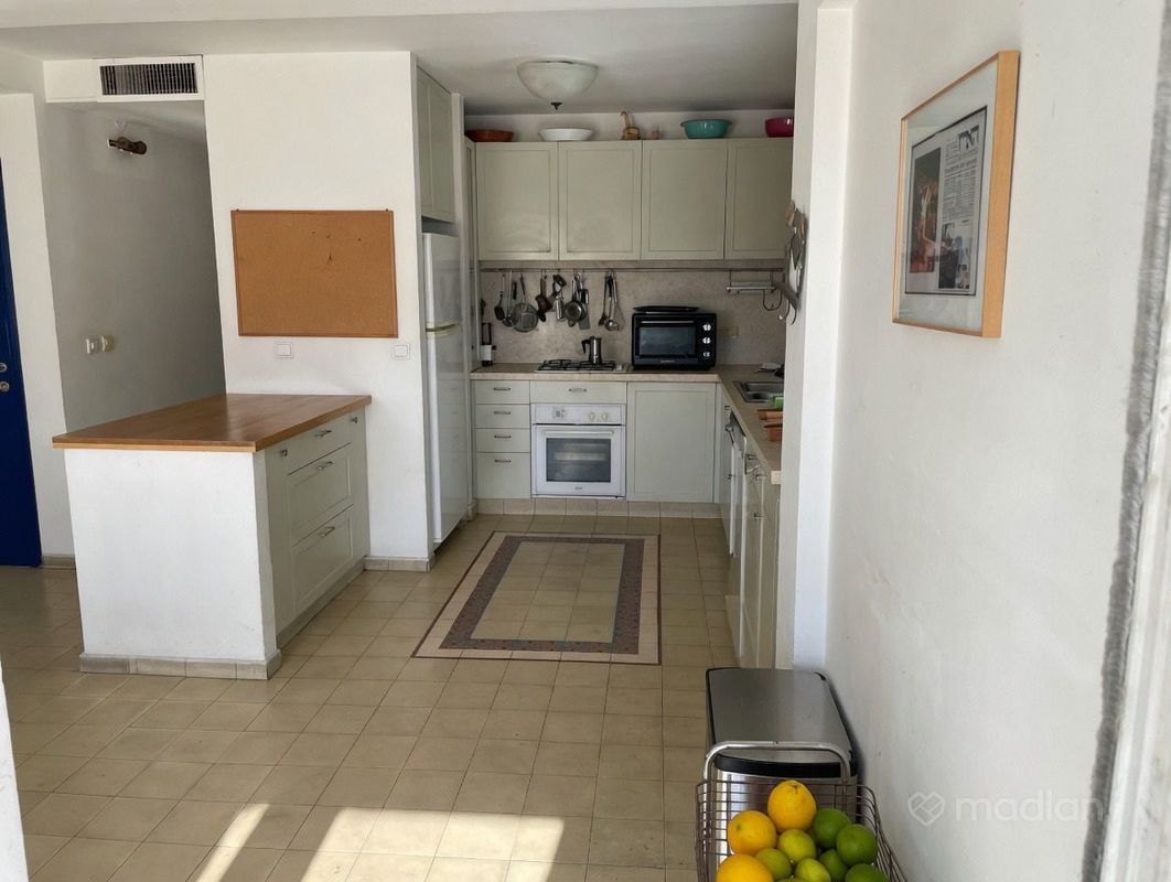 גורדון 63, הצפון הישן החלק הדרום מזרחי, תל אביב יפו
