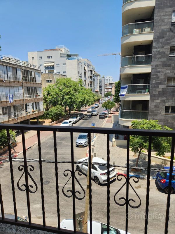 בר יוחאי 8, מתחם נגבה, רמת גן