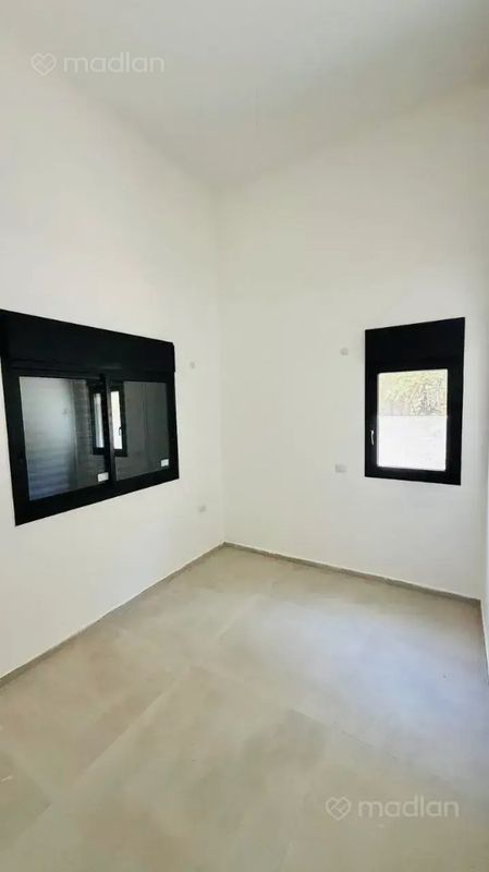 שושנים 13, מרכז, הרצליה